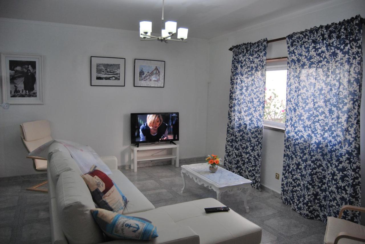 Apartamentos Mota ナザレ エクステリア 写真